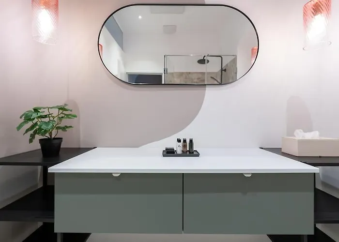 Elegant 1br Suite, Close By Hm Apartment *