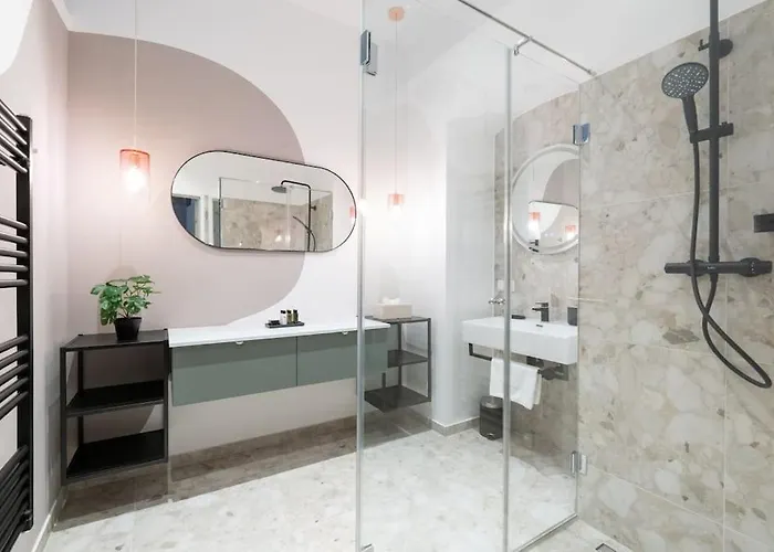 Elegant 1br Suite, Close By Hm Apartment *